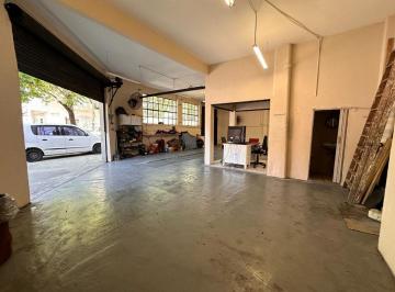 Bodega-Galpón · 116m² · Venta Galpon/ Taller con Tres Entradas Saavedra