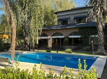 Casa · 230m² · 4 Ambientes · Venta Chacra - Casa Quinta en Chacras de Canning