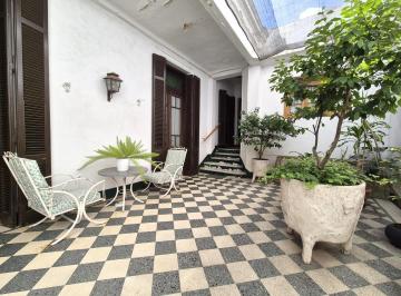Casa · 270m² · 6 Ambientes · 1 Cochera · Casa en Venta Sobre Lote Propio. Dos Propiedades en Block
