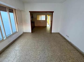 PH · 93m² · 3 Ambientes · PH en Venta - 2 Dorm. 2 Baños - 299 m² - Valentín Alsina