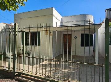 Casa · 158m² · 4 Ambientes · 1 Cochera · Casa en Venta 4 Amb Gran Lote - Temperley
