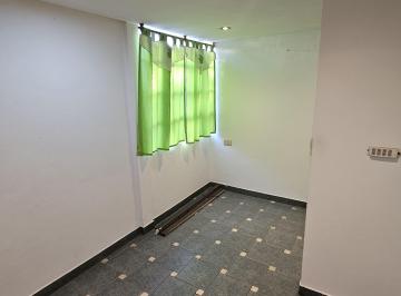 Casa de 2 ambientes, Lanús · PH por Pasillo en Primer Piso por Escalera