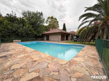 Casa · 272m² · 4 Ambientes · 3 Cocheras · Casa en Venta - 3 Dorm. 4 Baños - Cochera - 1.195 m² - Manuel B. Gonnet