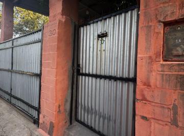 Casa · 250m² · 2 Dormitorios · 1 Cochera · Alquile Casa 3 Amb Paso del Rey
