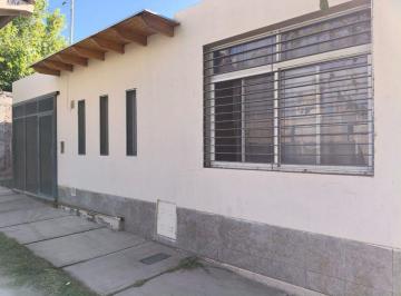 Casa · 160m² · 5 Ambientes · 1 Cochera · Casa 3 Dorm, con Piscina en Guaymallén
