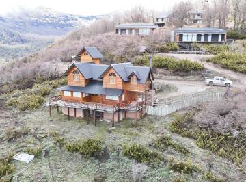 Casa · 220m² · 1 Cochera · Casa en Venta en Las Pendientes, San Martin de Los Andes, Patagonia