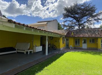 Casa · 200m² · 4 Ambientes · 2 Cocheras · Casa - Alquiler Temporario/anual - Martínez