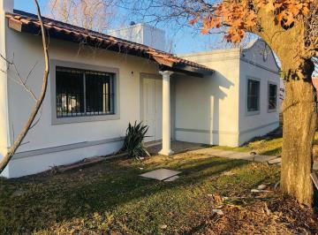 Casa · 84m² · 4 Ambientes · Venta de Casa en Carlos Keen