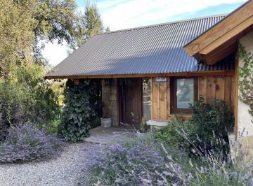 Casa · 252m² · 5 Ambientes · 1 Cochera · Casa Venta San Martin de Los Andes. Barrio Privado Peñon de Lolog