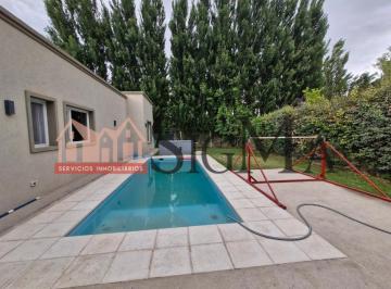 Casa · 200m² · 4 Dormitorios · 2 Cocheras · Casa en Venta Barrio Privado " La Zagala"