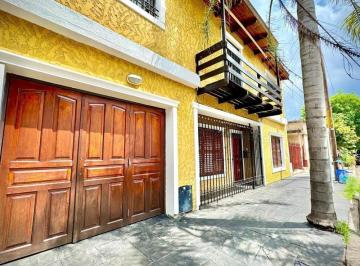 Casa · 174m² · 6 Ambientes · 1 Cochera · Apto Credito Venta Casa 5 Dorm Alta Cba 2plantas