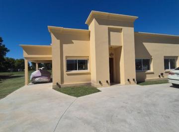Casa · 151m² · 4 Ambientes · 1 Cochera · Casa en Venta a Estrenar