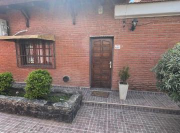 Casa · 200m² · 4 Ambientes · 3 Cocheras · Casa en Venta 3 Dorm. en Marqués de Sobremonte
