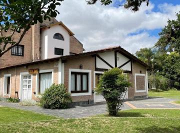 Casa · 300m² · 10 Ambientes · Casa Venta Guernica