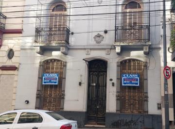 Casa · 375m² · 11 Ambientes · Casa en Alquiler Para Uso Comercial en Flores
