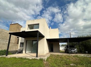 Casa · 151m² · 3 Ambientes · 1 Cochera · Casa a Estrenar de 2 Dorm. en Villa Catalina