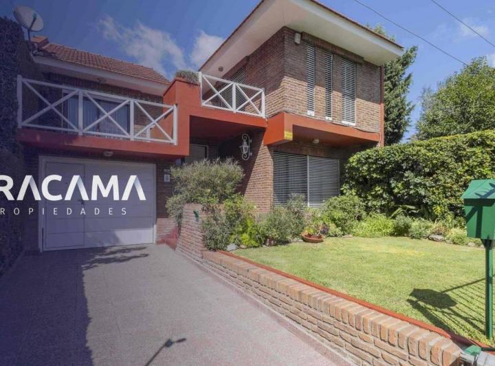 Casa · 200m² · 5 Ambientes · 1 Cochera