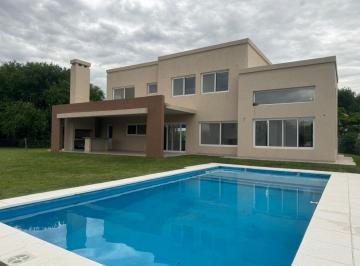 Casa · 265m² · 5 Ambientes · 6 Cocheras · Casa - San Matias