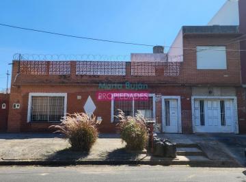 Casa · 165m² · 3 Ambientes · 1 Cochera · Venta de Casa en Wilde Apta Credito