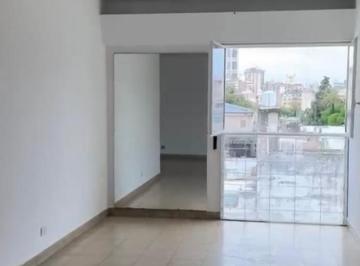 Departamento · 107m² · 3 Dormitorios · Venta Depto 3 Dorm. con Escritura Calle Ituizaingó