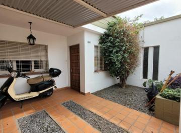 Casa · 230m² · 8 Ambientes · 1 Cochera · Casa en Venta Apta Credito - a m. de Monseñor P. Cabrera - Una Planta - 3 Dorm Dpto Indep