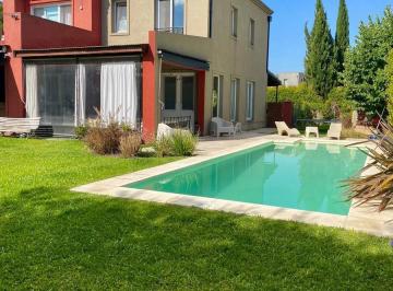 Casa · 260m² · 5 Ambientes · 2 Cocheras · Casa en Venta o Alquiler - La Damasia - San Fernando