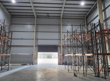 Bodega-Galpón · 1000m² · Depósito en Alquiler con Oficinas Polo Ezeiza