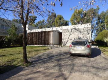 Casa · 142m² · 4 Ambientes · 1 Cochera · Casa en Venta en Grand Bell II