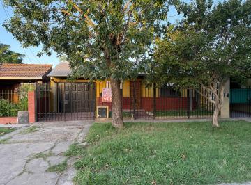 Casa de 4 ambientes, Esteban Echeverría · Casa 2 Dorm. Sobre Lote 10 X 30 en Monte Grande - Venta