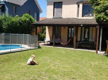 Casa de 4 ambientes, Tigre · Alquiler - Casa - Barrio El Jacaranda - Tigre