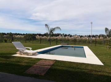 Casa · 230m² · 5 Dormitorios · 2 Cocheras · Hermosa Casa a Estrenar en Barrio Privado Monet!