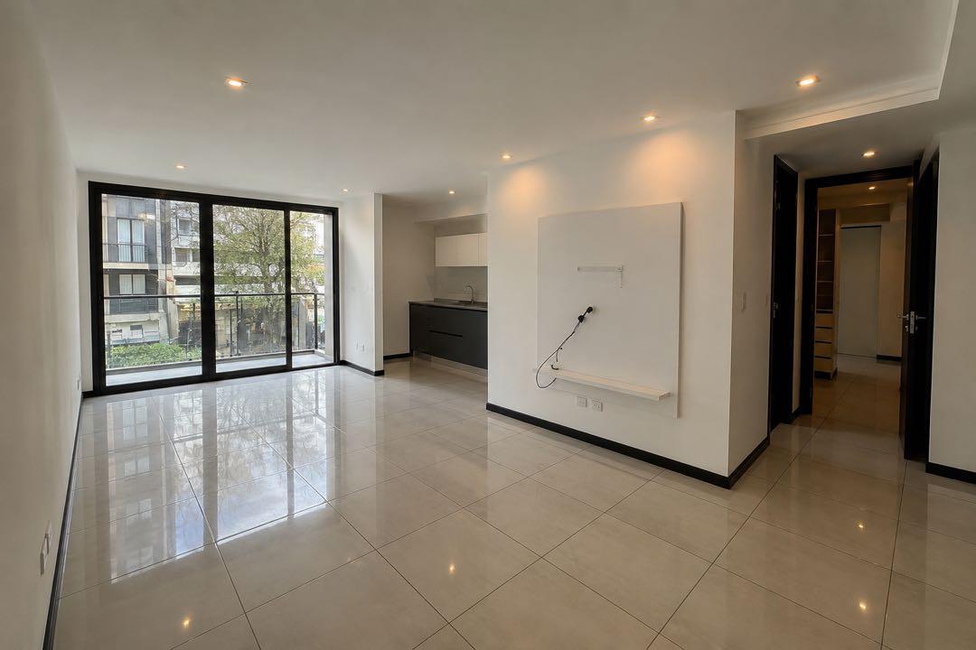 Venta de semipiso 3 ambientes con cochera y baulera — Zona Güemes