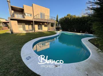 Casa · 270m² · 5 Ambientes · 1 Cochera · Casa en Alquiler en Los Sauces, Nordelta, Tigre