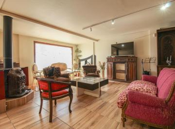 Casa · 240m² · 6 Ambientes · 2 Cocheras · Casa en Santa Mónica