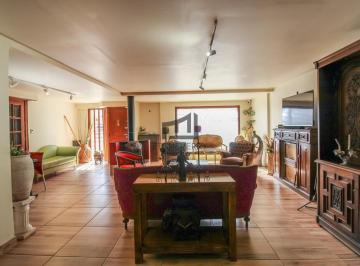 Casa · 240m² · 4 Ambientes · 2 Cocheras · Casa en Santa Mónica