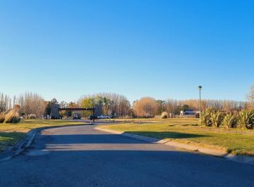 Terreno · 1110m² · Venta de Lote 1110 m² en Barrio Cerrado Los Canales de Plottier, Plottier