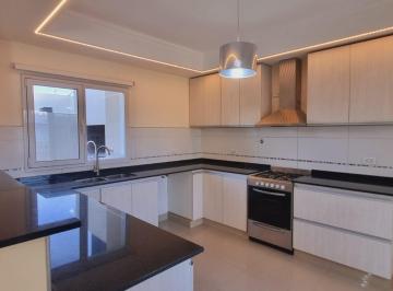 Departamento · 82m² · 3 Ambientes · 1 Cochera · Alquiler Departamento 2 Dorm. en Plottier, Neuquén