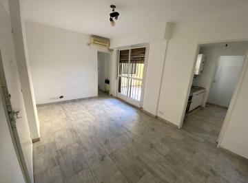 Departamento · 39m² · 2 Ambientes · Alquiler 2 Ambientes con Patio en Av La Plata