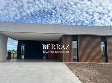 Casa · 154m² · 4 Ambientes · 3 Cocheras · Casa Venta 3 Dorm. Barrio Santa Lucia Lote 555 m² Pilar del Este