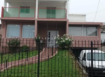 Casa de 4 ambientes, La Calera · Casa 4 Dorm La Calera Recibo Auto