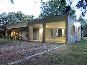 Casa · 160m² · 6 Ambientes · 2 Cocheras · Casa - Hosteria Norte