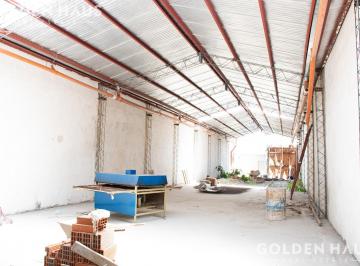 Bodega-Galpón · 375m² · Lote con Nave en Mataderos