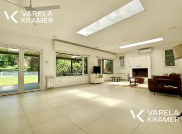 Casa · 235m² · 5 Ambientes · 2 Cocheras · Casa en Venta en Barrio El Cazador, Escobar