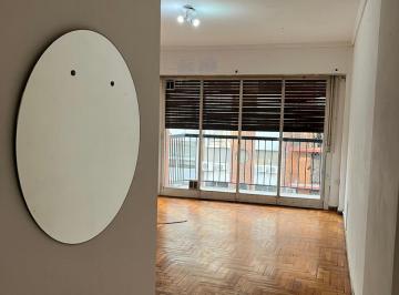 Departamento de 3 ambientes, Balvanera · Tres Ambientes Al Frente Muy Luminoso