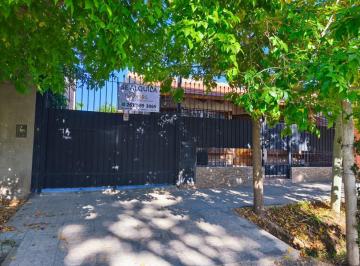Casa · 6 Ambientes · 2 Cocheras · Casa en Alquiler