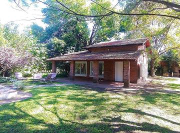 Quinta vacacional · 75m² · 3 Dormitorios · Venta Casa Quinta 4amb + Jardin + Pileta + Quincho