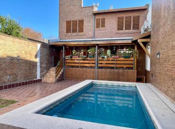 Casa · 224m² · 6 Ambientes · 3 Cocheras · Venta Casa en Villa Saenz Peña a 12 Cuadras General Paz, Pileta Quincho 6 Ambientes