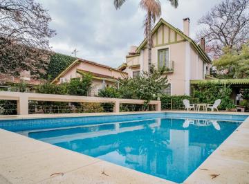 Casa · 650m² · 8 Ambientes · 2 Cocheras · Venta Casa 8 Amb en Tigre Residencial. Apta P/distintos Usos Comerciales.
