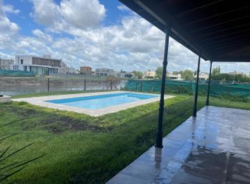 Casa · 216m² · 5 Ambientes · 2 Cocheras · Casa en Lagos de San Eliseo