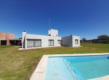 Casa · 124m² · 4 Ambientes · 2 Cocheras · Venta Casa Housing Villa Esquiu